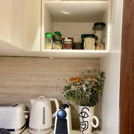 Apartment - Kitchen - Wifi - Air Conditioning - Center - Tram *