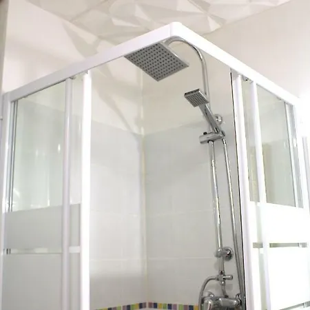 - Kitchen - Wifi - Air Conditioning - Center - Tram Apartment *