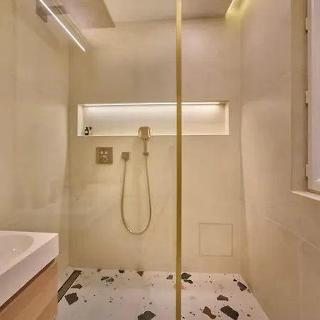- Kitchen - Wifi - Air Conditioning - Center - Tram Apartment
