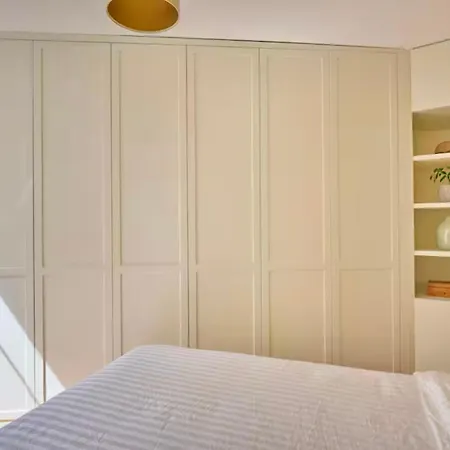- Kitchen - Wifi - Air Conditioning - Center - Tram Apartment *